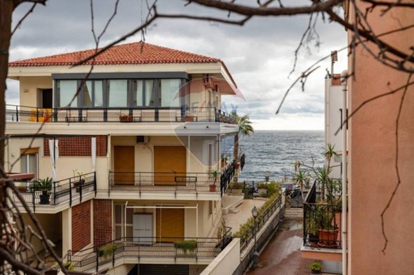 casa indipendente in affitto ad Aci Castello