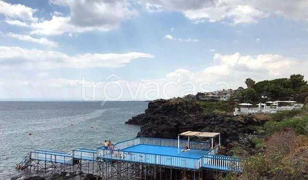 appartamento in affitto ad Aci Castello