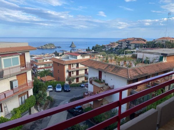 appartamento in affitto ad Aci Castello