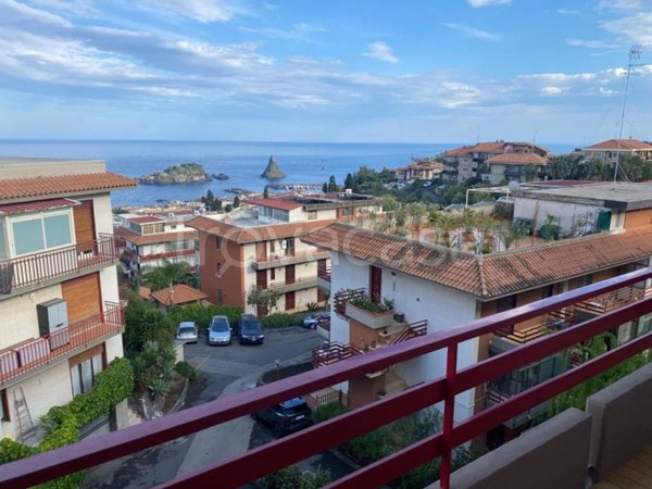 appartamento in affitto ad Aci Castello