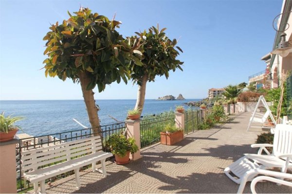 villa in affitto ad Aci Castello
