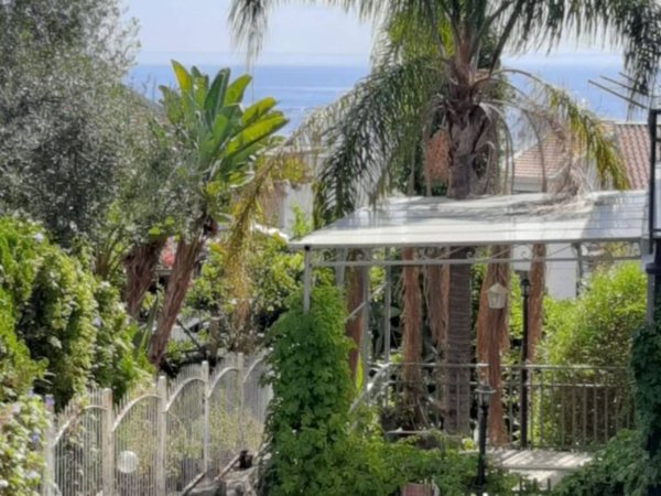 appartamento in affitto ad Aci Castello