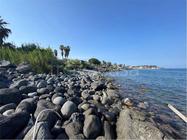 appartamento in affitto ad Aci Castello