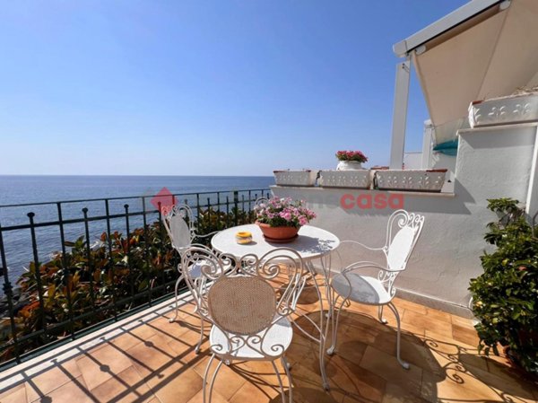 appartamento in affitto ad Aci Castello