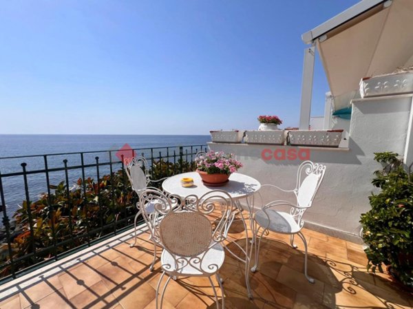 appartamento in affitto ad Aci Castello