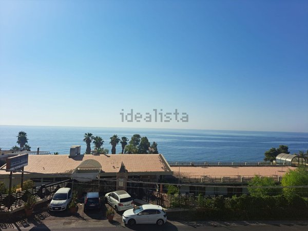 appartamento in affitto ad Aci Castello in zona Aci Trezza