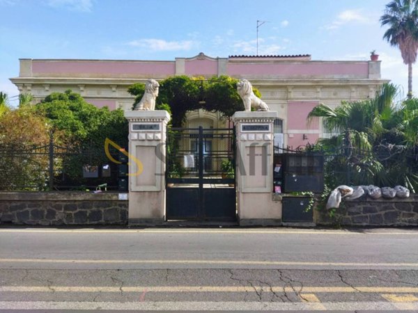 appartamento in affitto ad Aci Castello in zona Aci Trezza