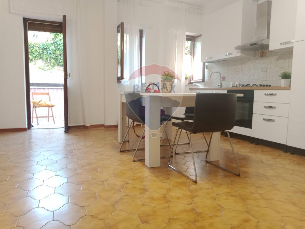 appartamento in affitto ad Aci Castello in zona Aci Trezza