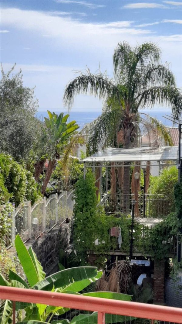 appartamento in affitto ad Aci Castello