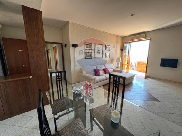 appartamento in affitto ad Aci Castello in zona Ficarazzi