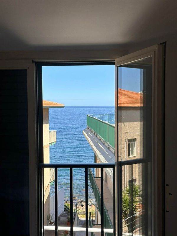 appartamento in affitto ad Aci Castello in zona Aci Trezza