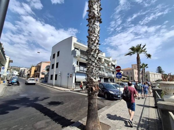 appartamento in affitto ad Aci Castello