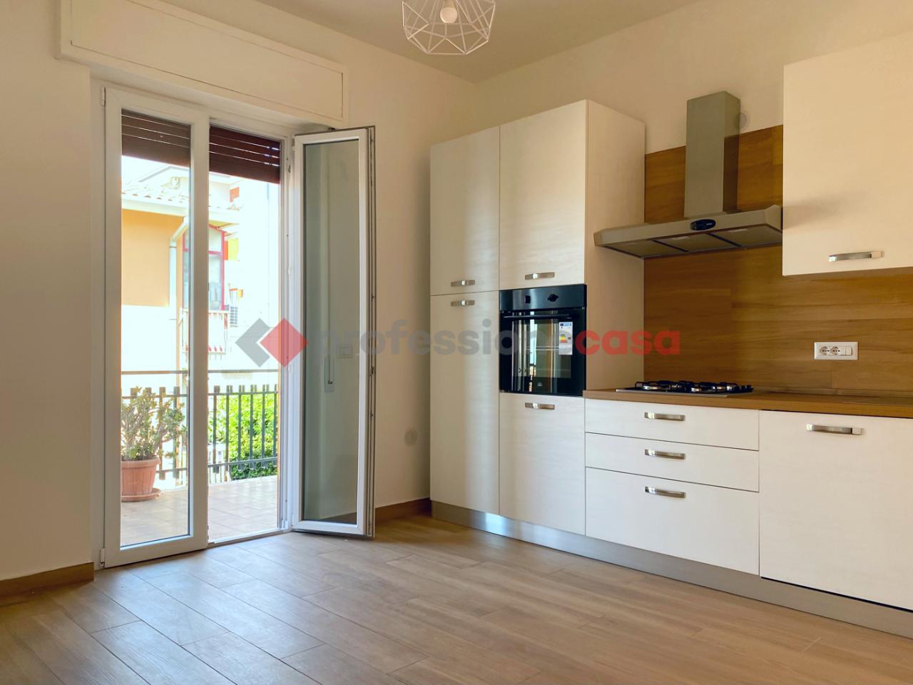 appartamento in affitto ad Aci Castello in zona Ficarazzi