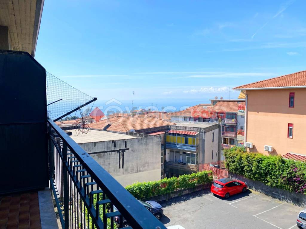 appartamento in affitto ad Aci Castello in zona Ficarazzi