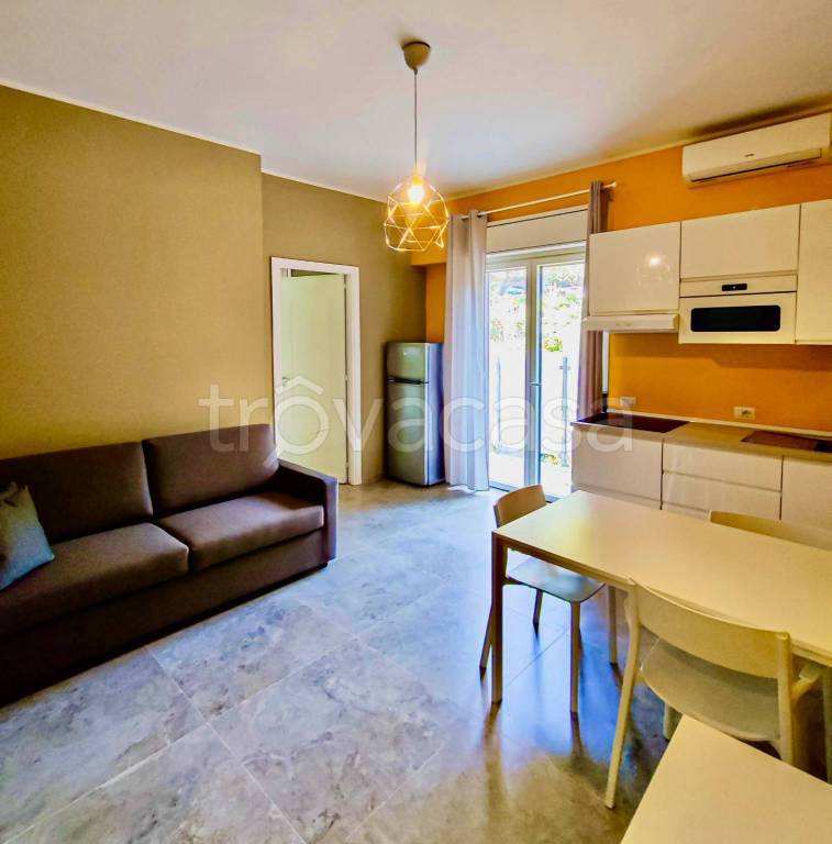 appartamento in affitto ad Aci Castello in zona Aci Trezza
