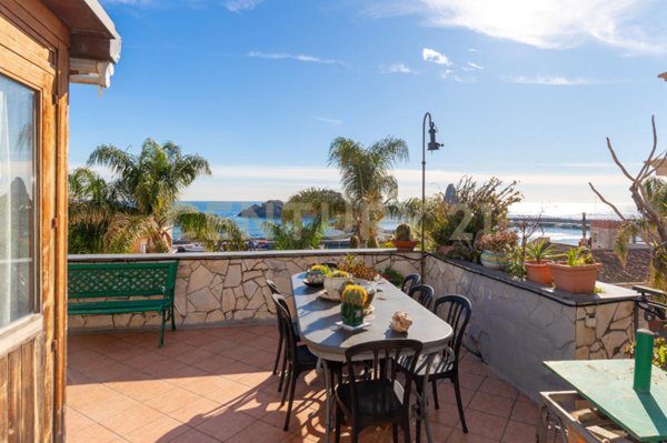 appartamento in affitto ad Aci Castello