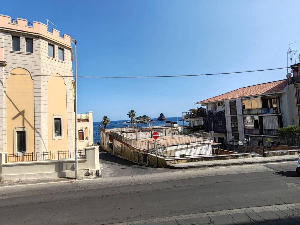 appartamento in affitto ad Aci Castello