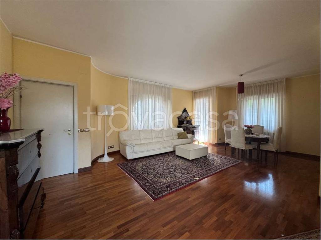 appartamento in affitto ad Aci Castello