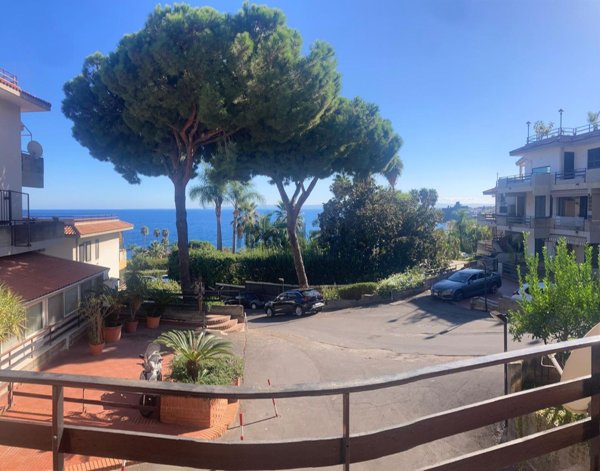appartamento in affitto ad Aci Castello