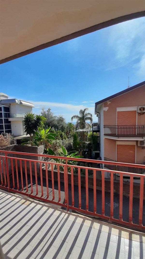 appartamento in affitto ad Aci Castello