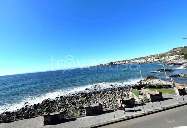 appartamento in affitto ad Aci Castello