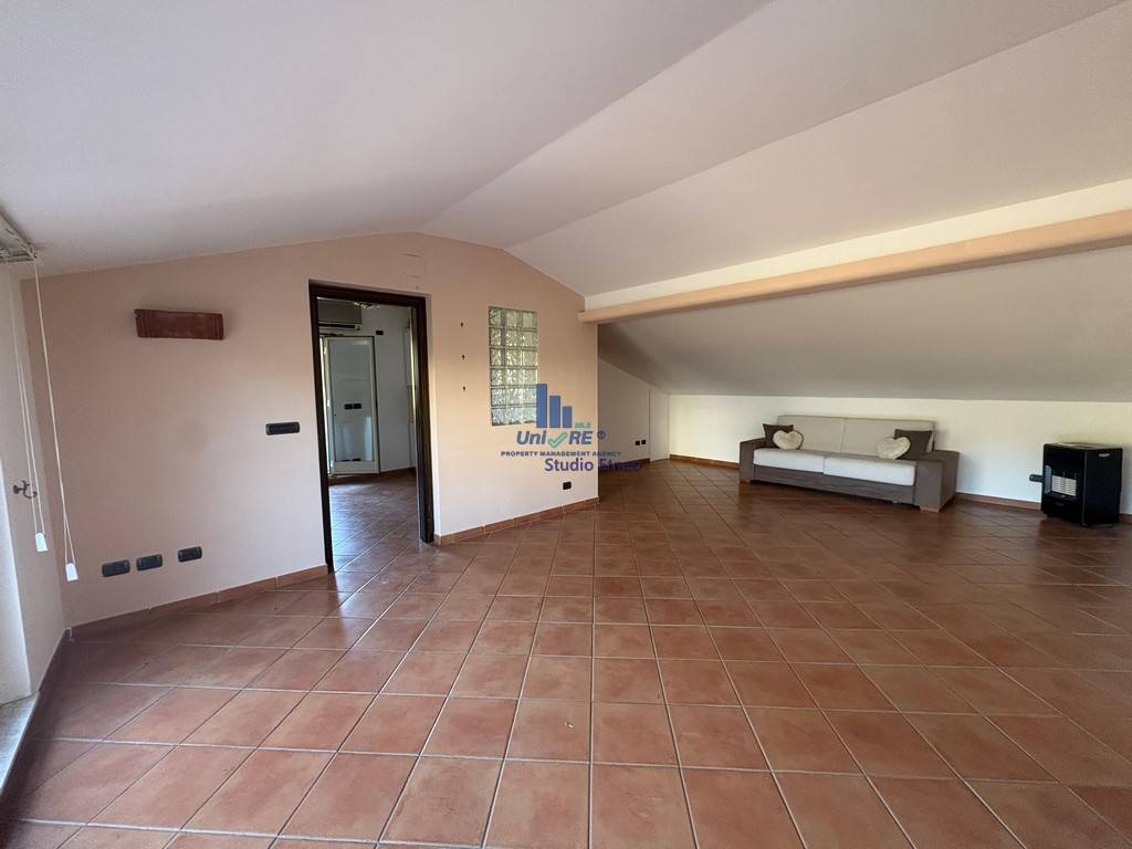 appartamento in affitto ad Aci Castello