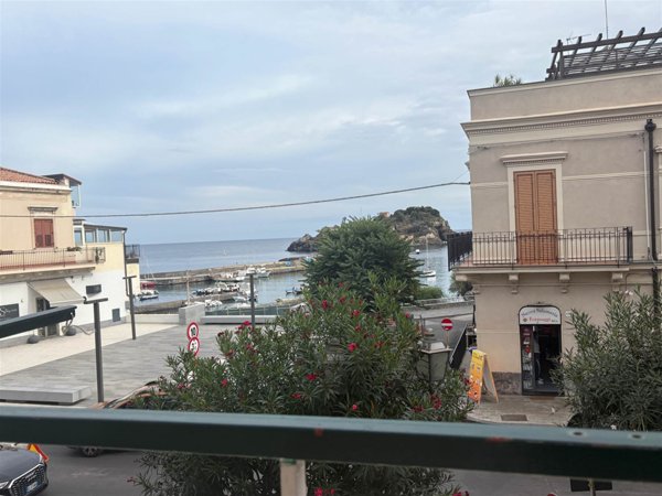 appartamento in affitto ad Aci Castello
