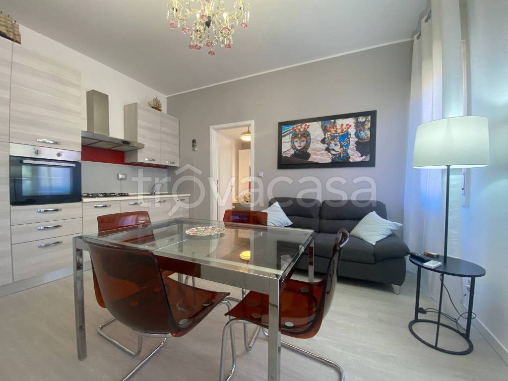 appartamento in affitto ad Aci Castello