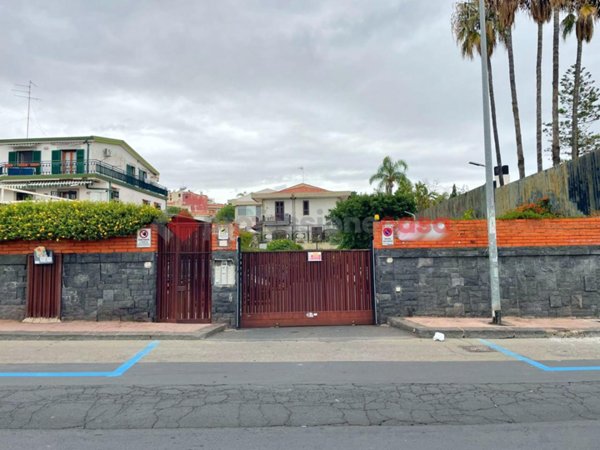 appartamento in affitto ad Aci Castello