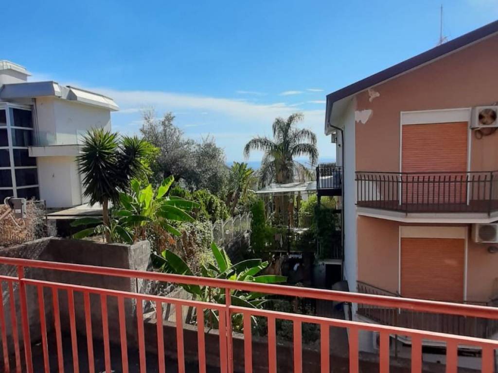 appartamento in affitto ad Aci Castello