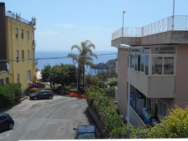 appartamento in affitto ad Aci Castello