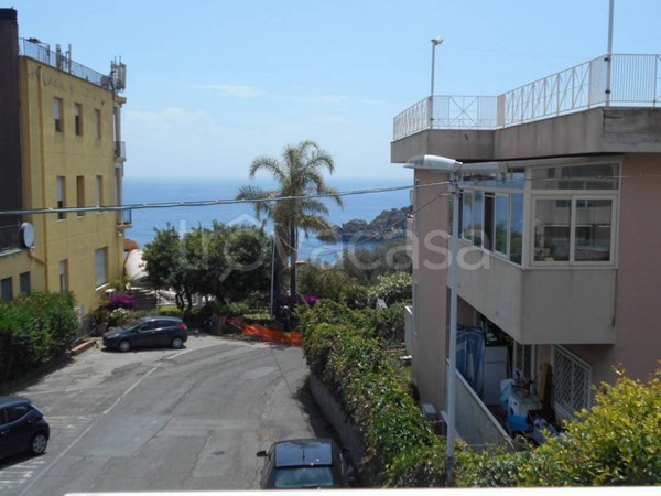 appartamento in affitto ad Aci Castello