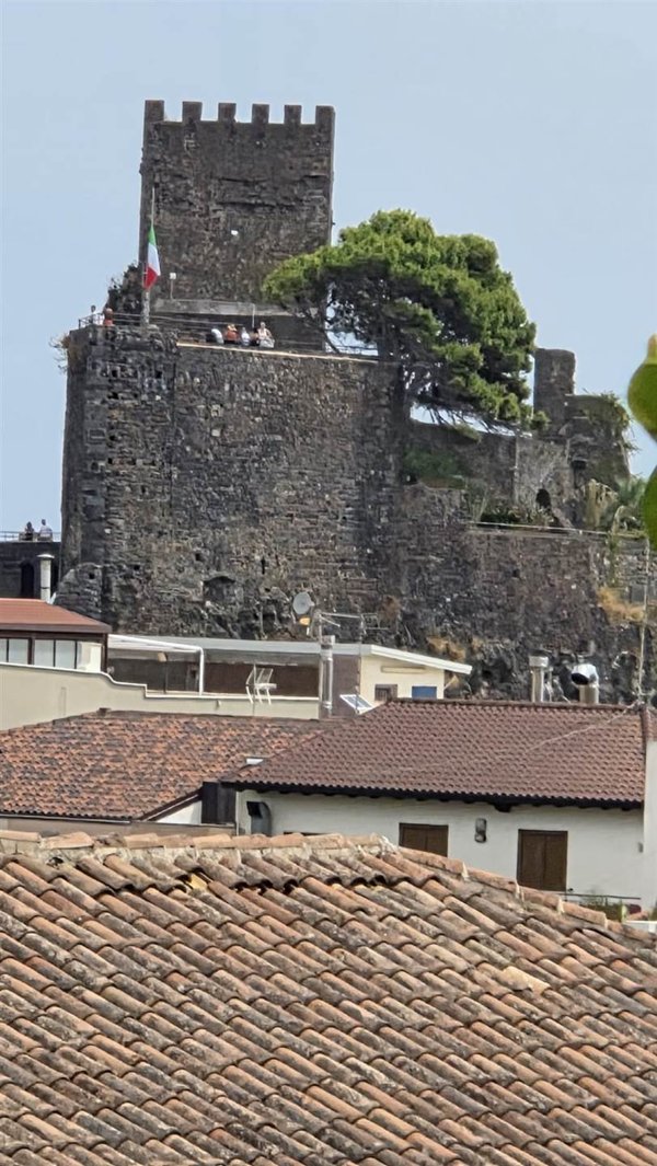 appartamento in affitto ad Aci Castello