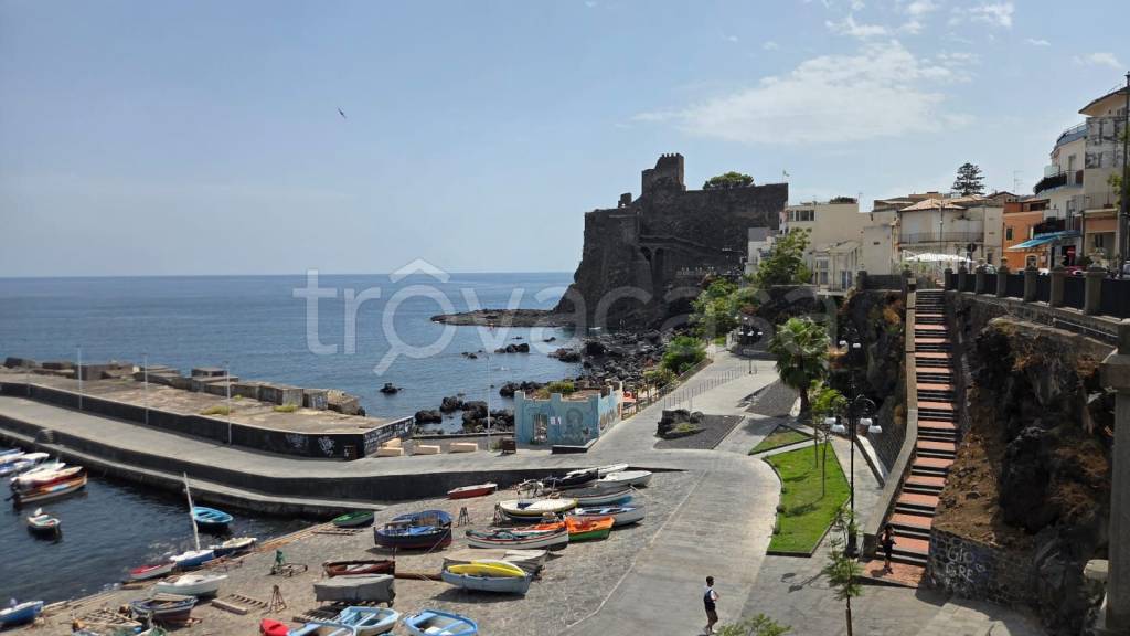 appartamento in affitto ad Aci Castello