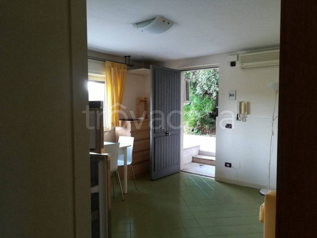 appartamento in affitto ad Aci Castello