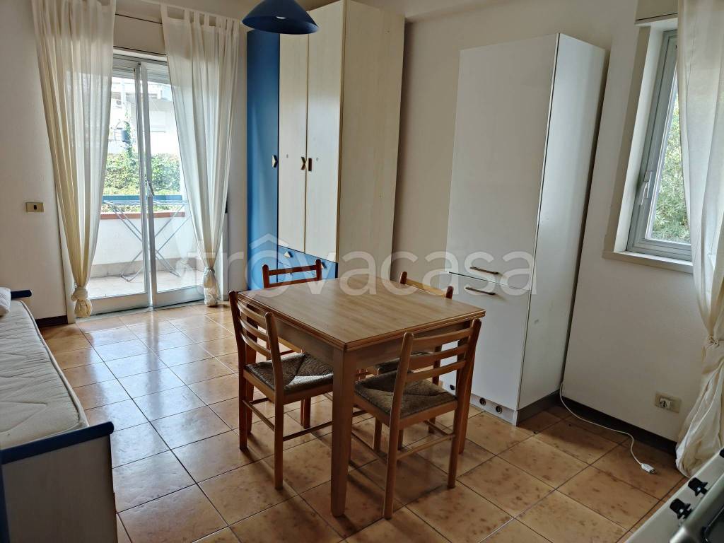 appartamento in affitto ad Aci Castello