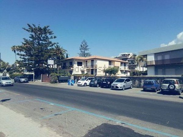 appartamento in affitto ad Aci Castello