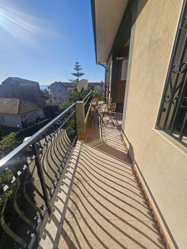 appartamento in affitto ad Aci Castello