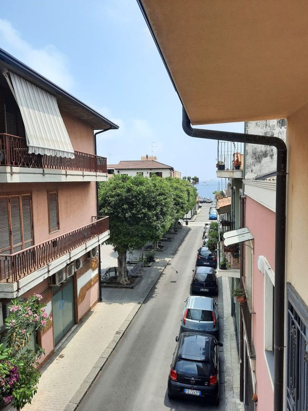 appartamento in affitto ad Aci Castello