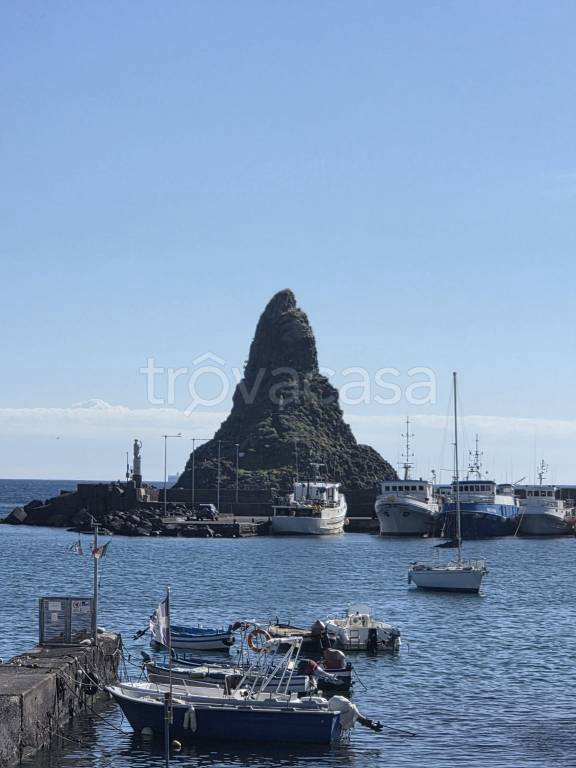 appartamento in affitto ad Aci Castello in zona Aci Trezza