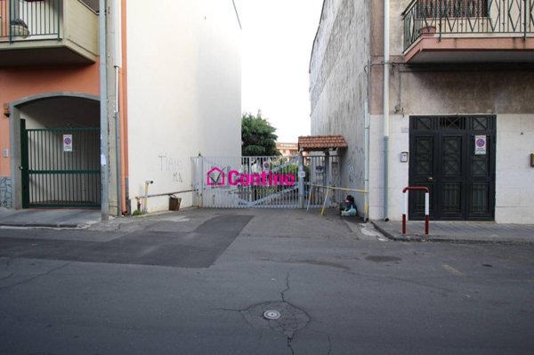 ufficio in affitto ad Aci Castello in zona Cannizzaro