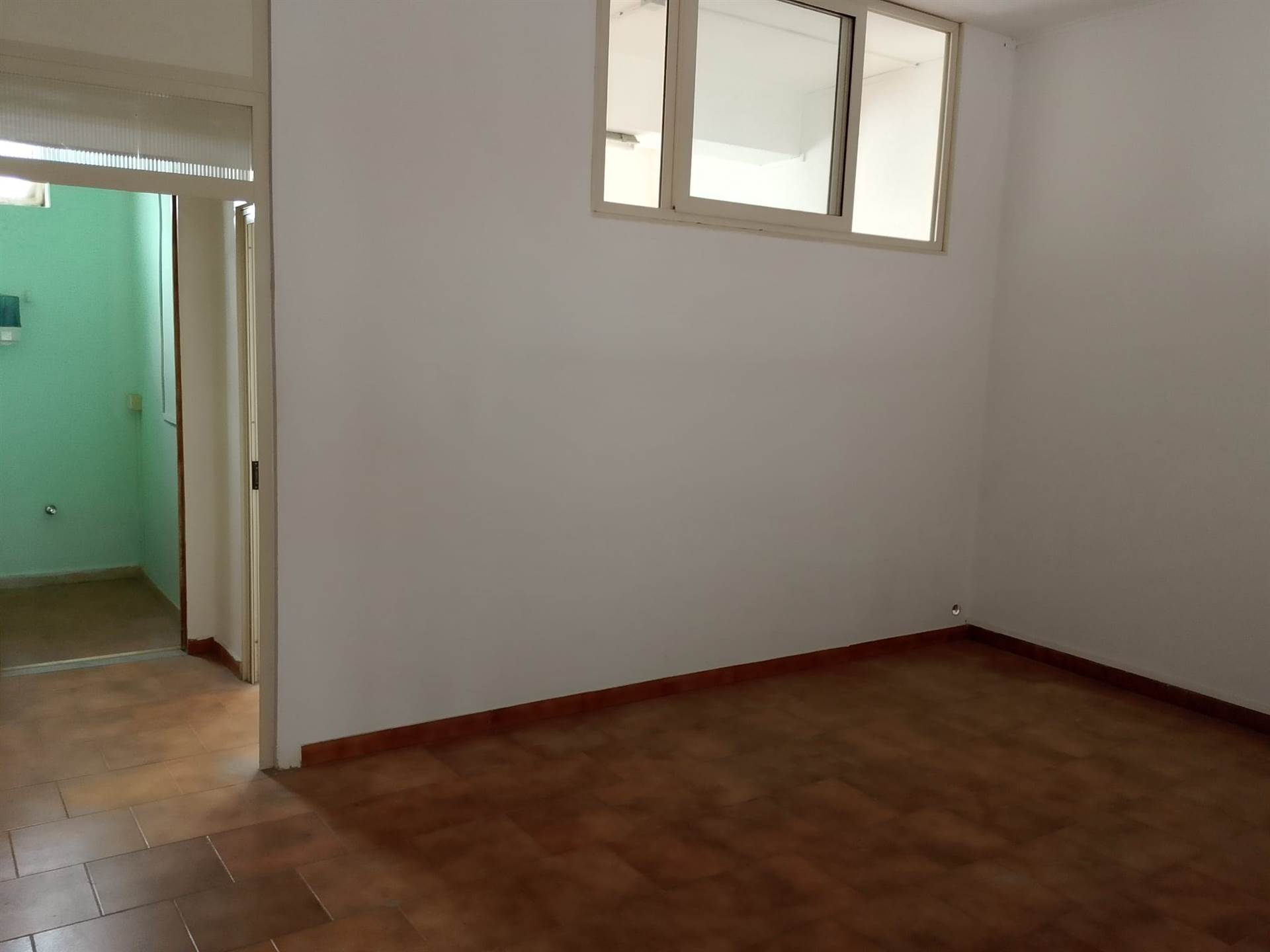 negozio in affitto ad Aci Castello in zona Cannizzaro