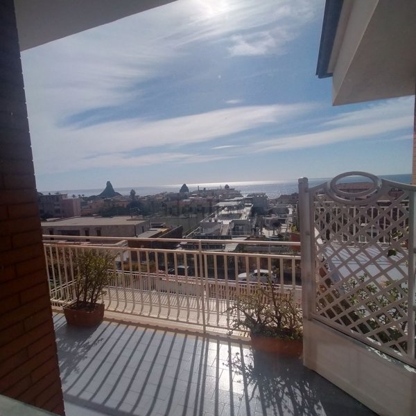 appartamento in affitto ad Aci Castello