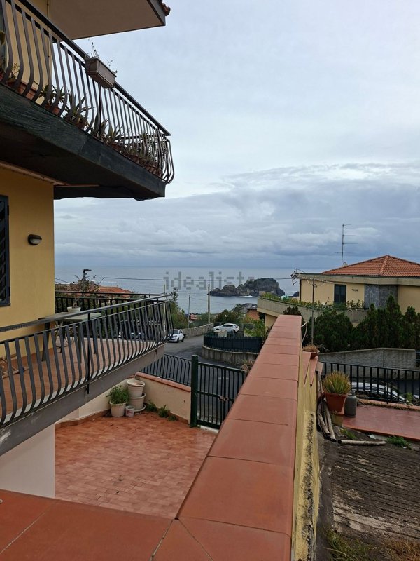 appartamento in affitto ad Aci Castello