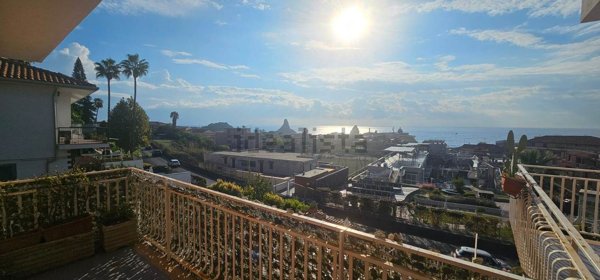 appartamento in affitto ad Aci Castello