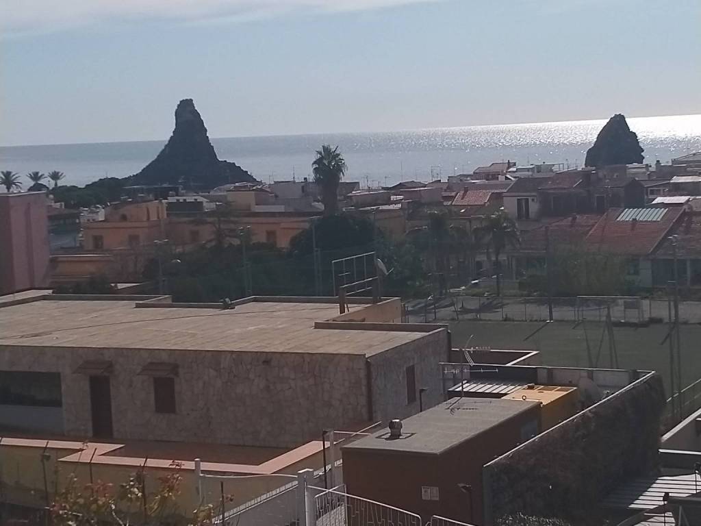 appartamento in affitto ad Aci Castello in zona Aci Trezza