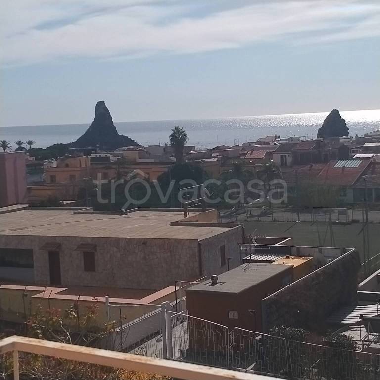 appartamento in affitto ad Aci Castello in zona Aci Trezza
