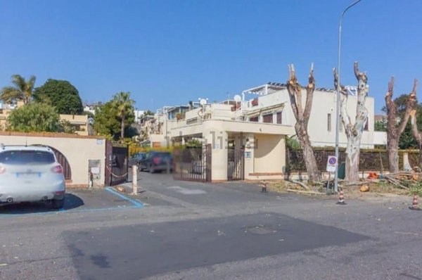 appartamento in affitto ad Aci Castello