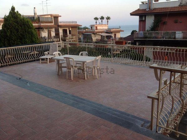 appartamento in affitto ad Aci Castello