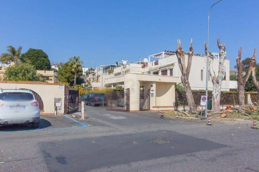 appartamento in affitto ad Aci Castello